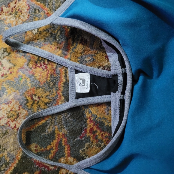 Fabletics top with built-in bra - Picture 2 of 10